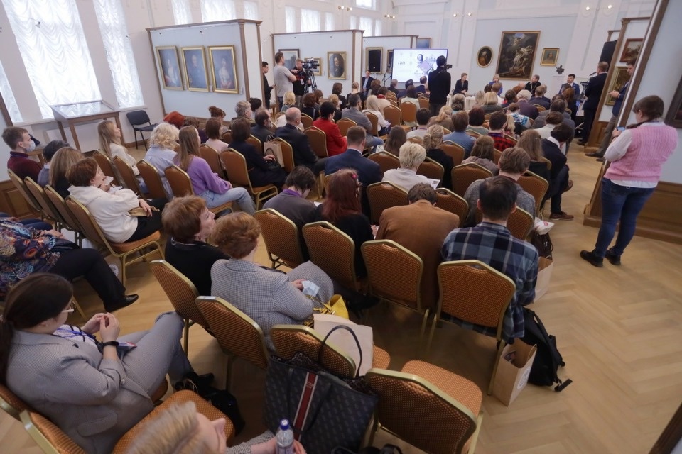 Именем Петра