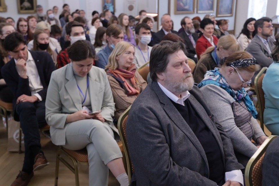 Именем Петра