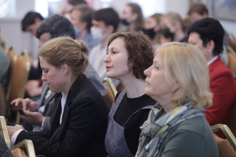 Именем Петра