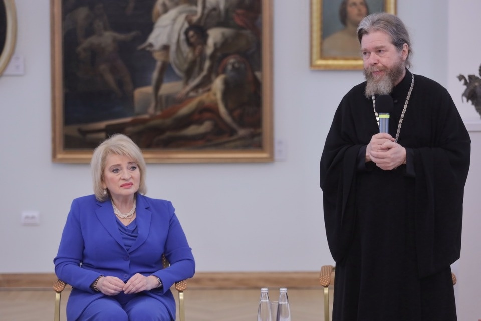 Именем Петра