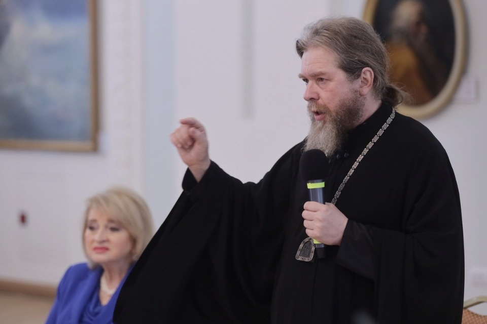 Именем Петра