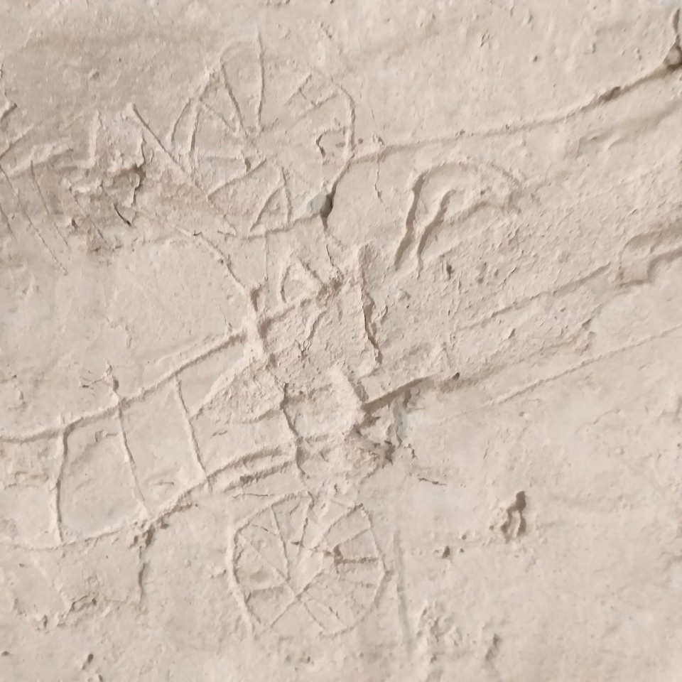 Обнаруженные в Псково-Печерском монастыре древние изображения перенесут на стекло