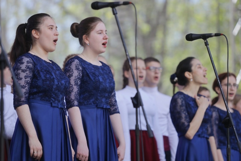 Лучше хором