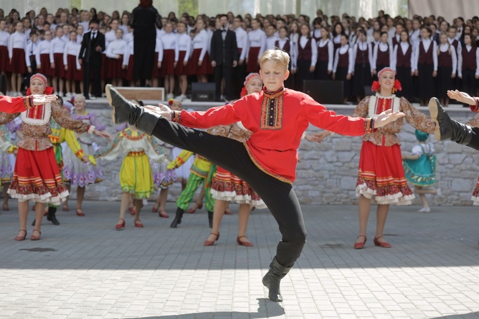 Лучше хором