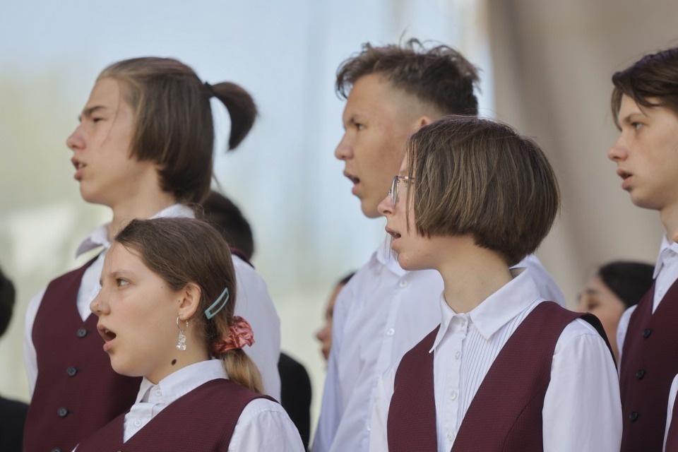 Лучше хором