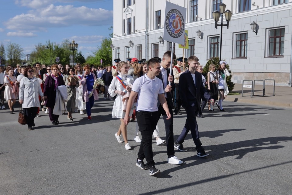 Последний звонок в 2022-м