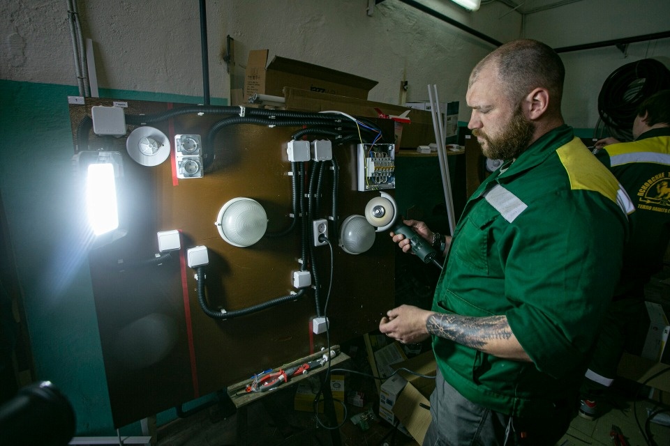 Конкурс «Лучший по профессии» среди электриков прошел в Пскове