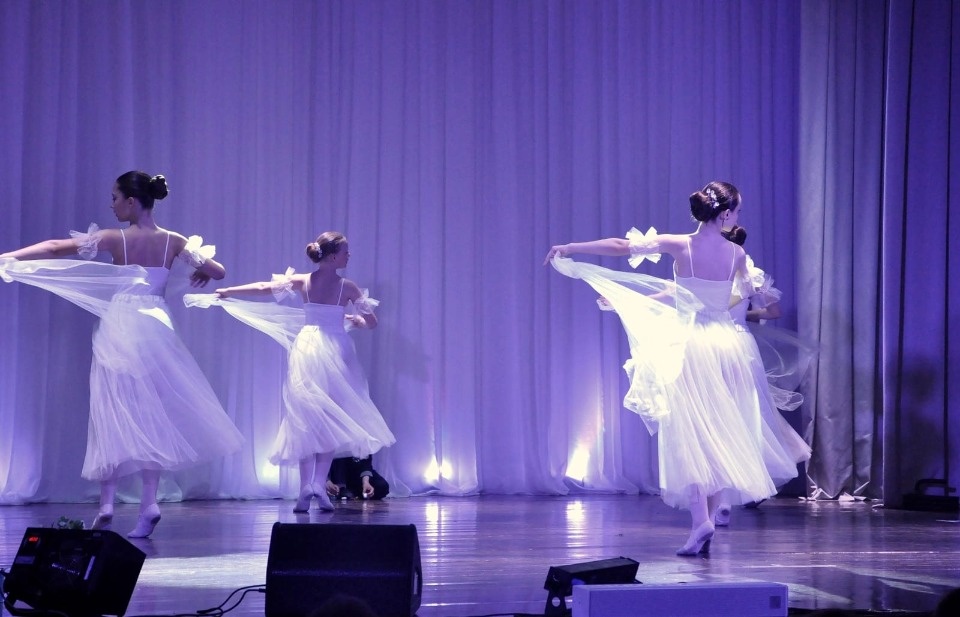 Псковская детская хореографическая школа «Русский балет» провела итоговый годовой концерт
