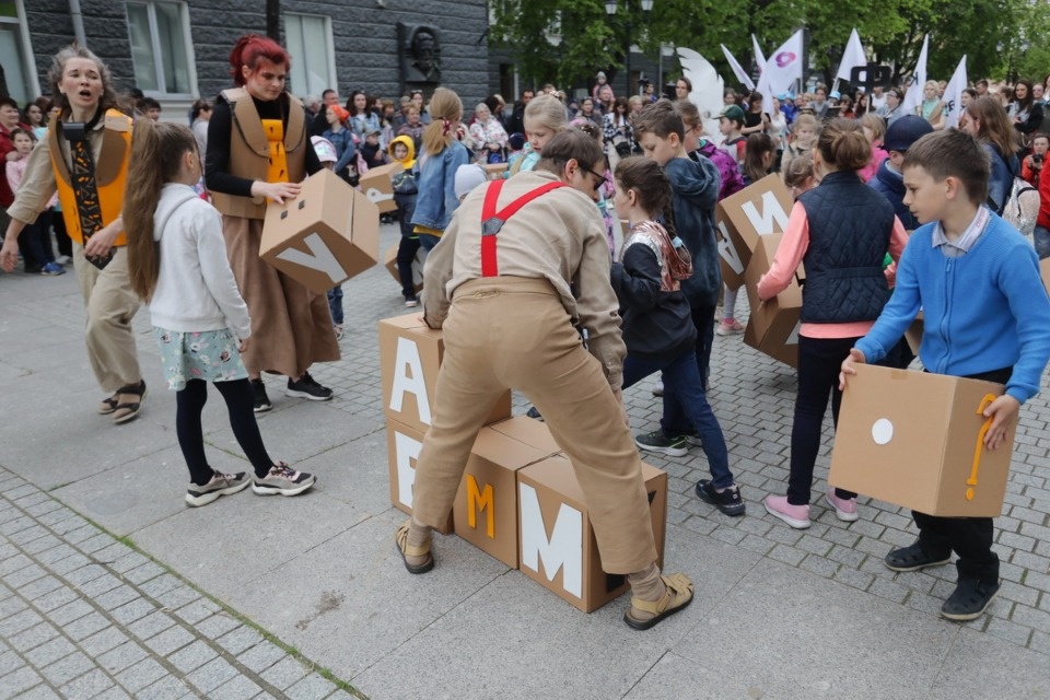 Куклы так похожи на людей Куклы так похожи на людей