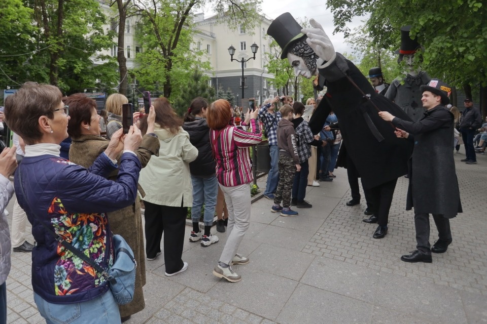 Куклы так похожи на людей Куклы так похожи на людей
