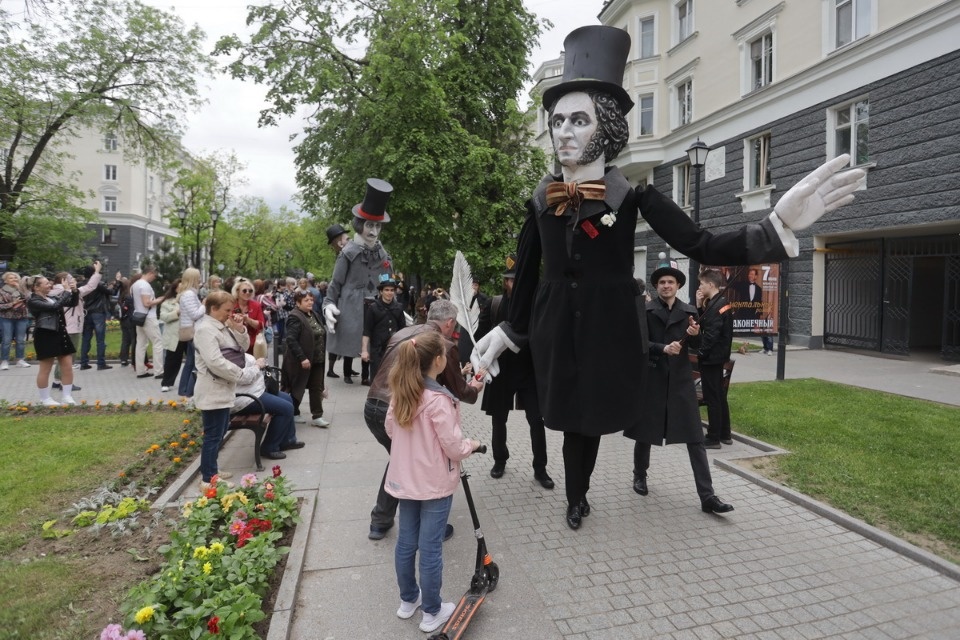 Куклы так похожи на людей Куклы так похожи на людей