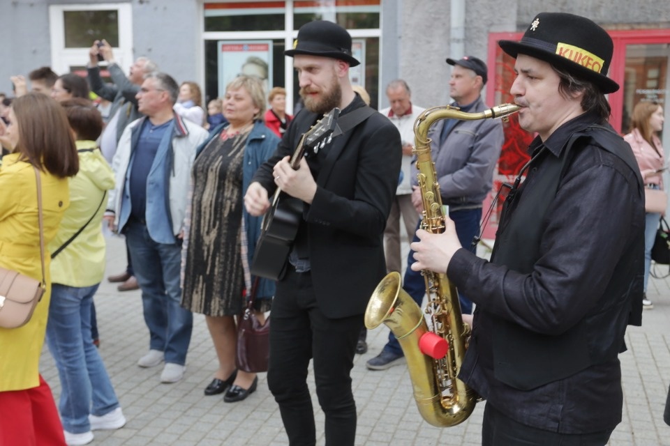 Куклы так похожи на людей Куклы так похожи на людей