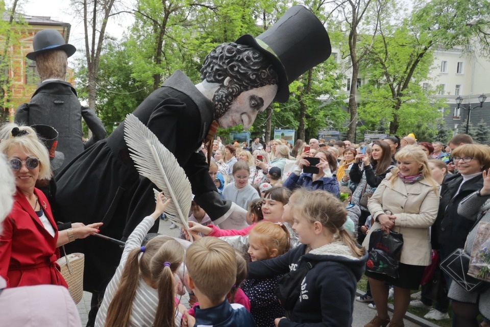 Куклы так похожи на людей Куклы так похожи на людей