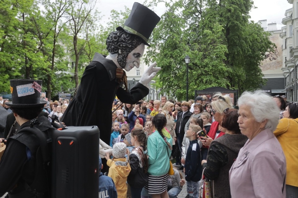 Куклы так похожи на людей Куклы так похожи на людей