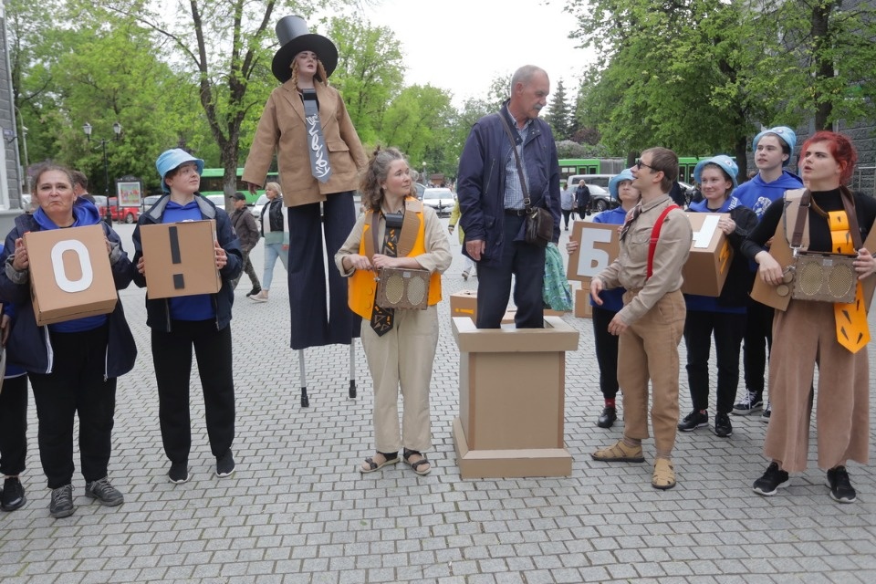 Куклы так похожи на людей Куклы так похожи на людей