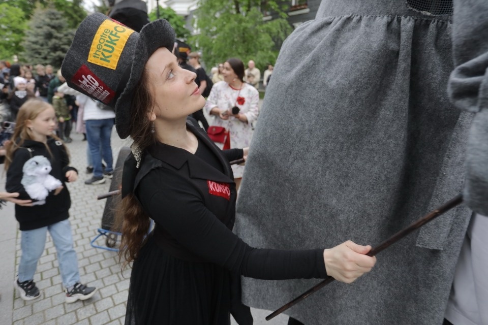 Куклы так похожи на людей Куклы так похожи на людей