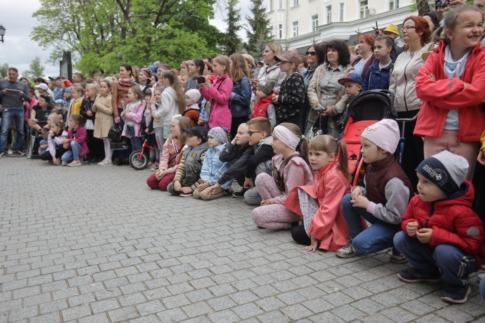 Куклы так похожи на людей Куклы так похожи на людей