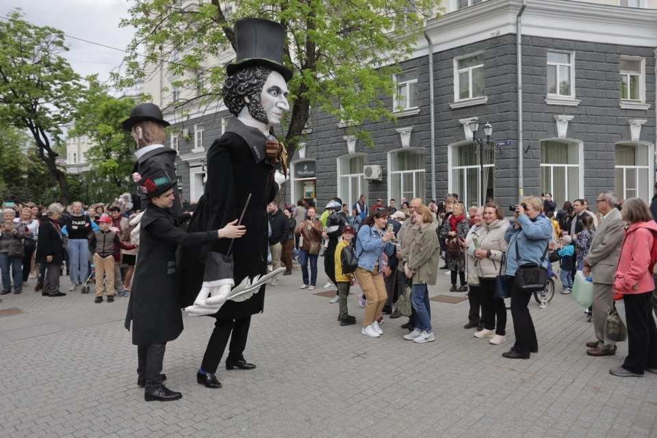 Куклы так похожи на людей Куклы так похожи на людей