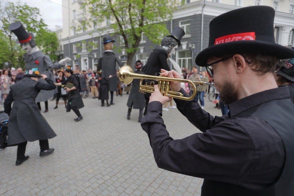 Куклы так похожи на людей Куклы так похожи на людей