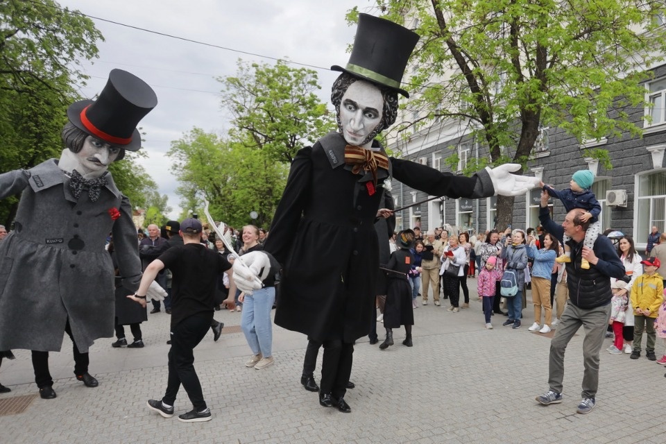 Куклы так похожи на людей Куклы так похожи на людей