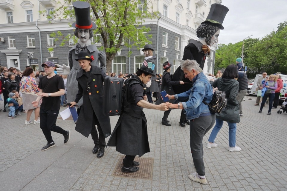 Куклы так похожи на людей Куклы так похожи на людей