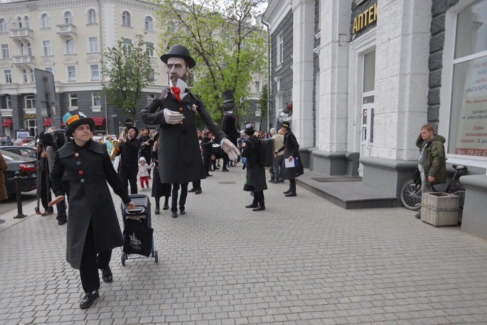 Куклы так похожи на людей Куклы так похожи на людей