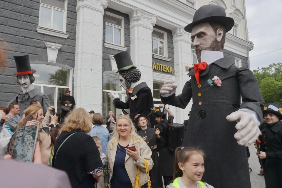 Куклы так похожи на людей Куклы так похожи на людей