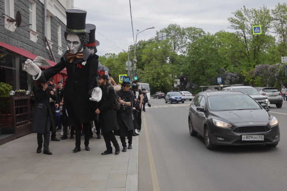 Куклы так похожи на людей Куклы так похожи на людей