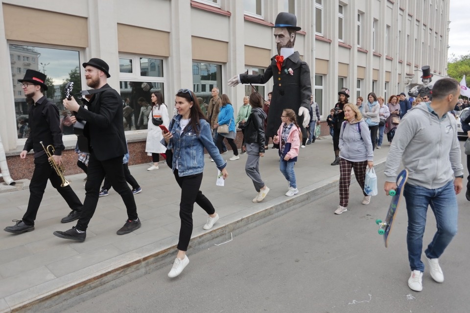 Куклы так похожи на людей Куклы так похожи на людей