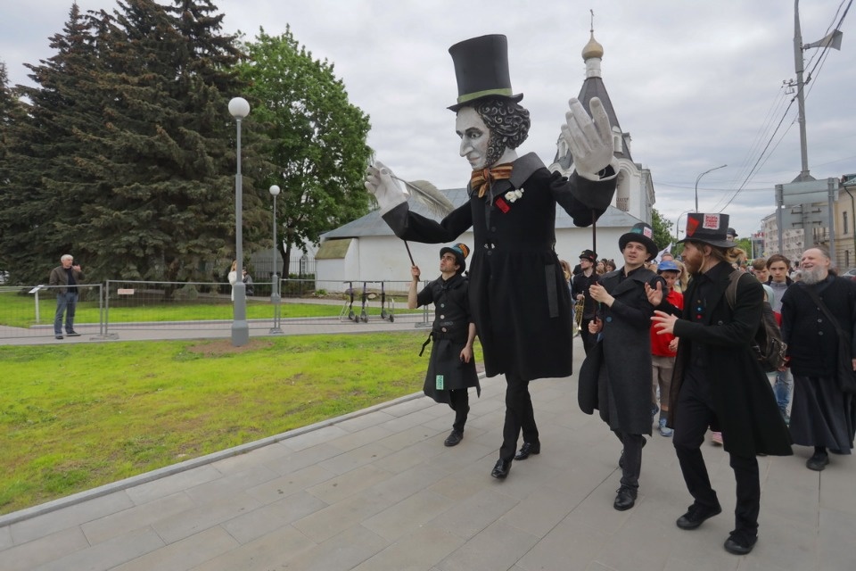 Куклы так похожи на людей Куклы так похожи на людей