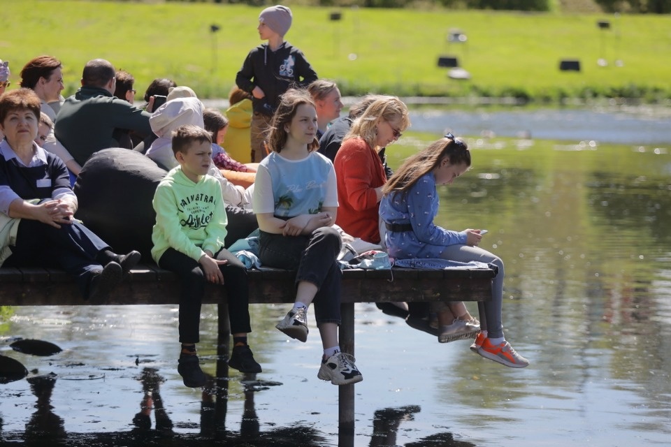 «Сны над тёмной водой»