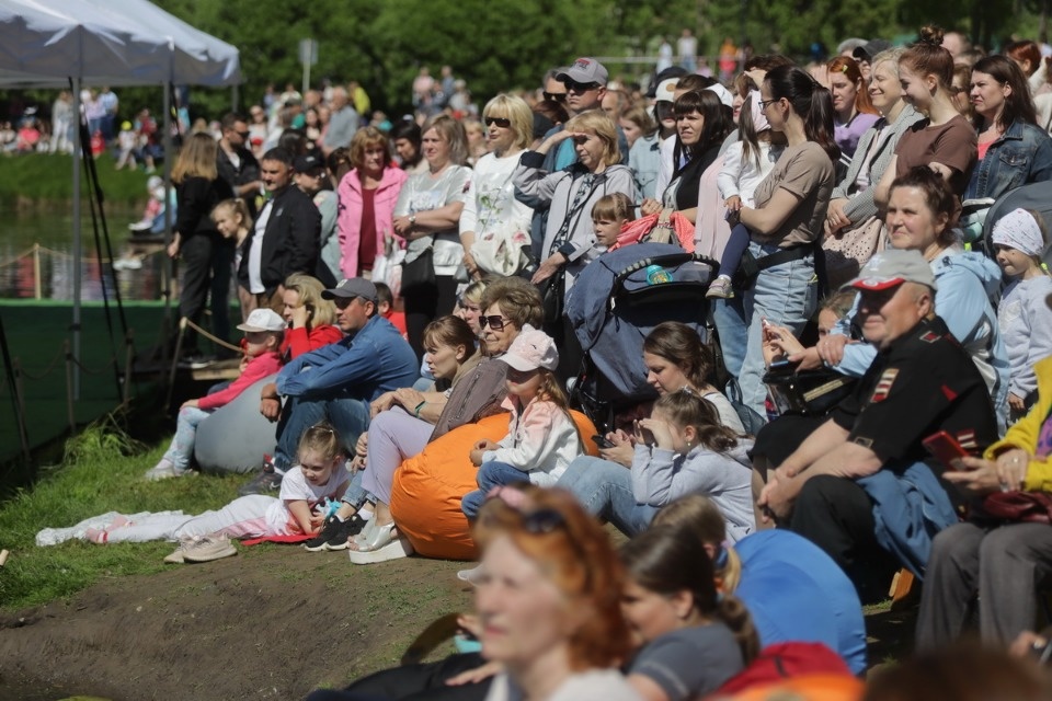 «Сны над тёмной водой»