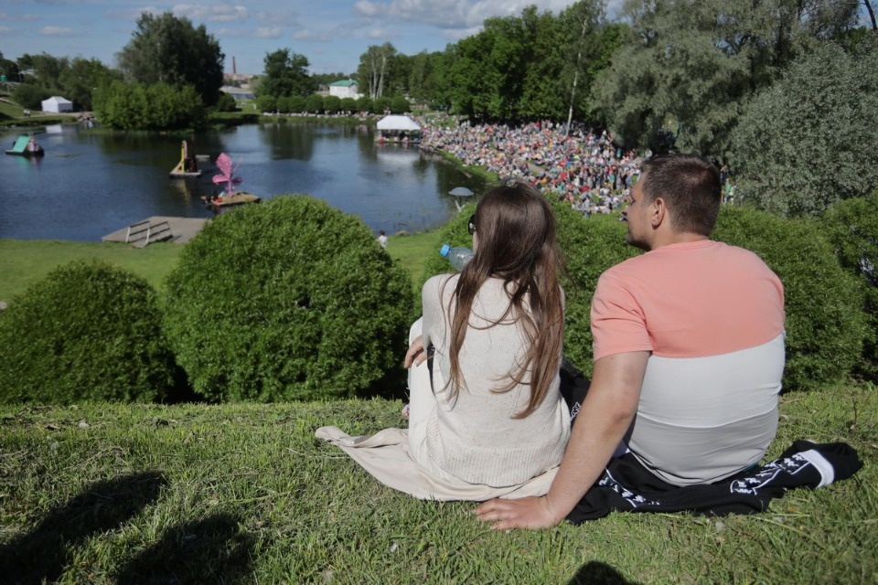 «Сны над тёмной водой»