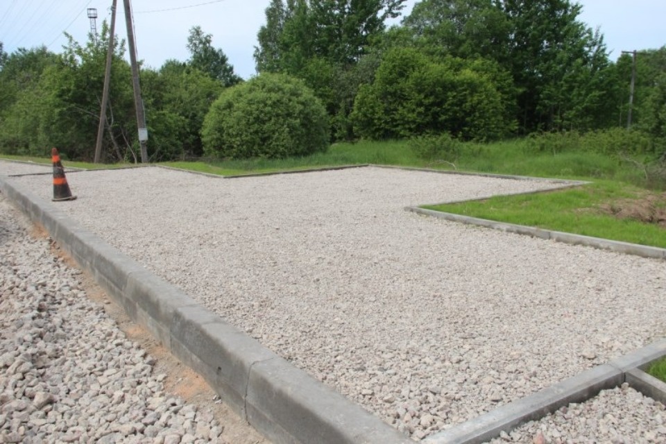 Продолжается ремонт дороги к мемориалу «Александр Невский с дружиной» в Гдовском районе