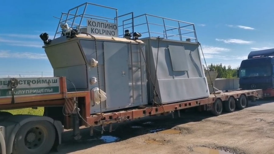 Прибыла первая часть парома, который будет ходить к островам в Печорском районе