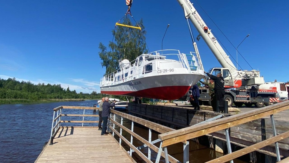 Проведён технический спуск на воду новых катеров для поездок на острова в Псковском озере Проведён технический спуск на воду новых катеров для поездок на острова в Псковском озере