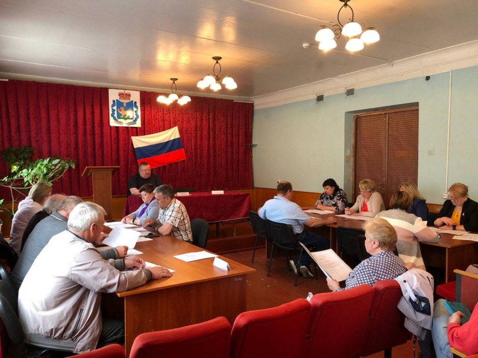 Решение главы Новоржевского района о запрете украшения Дома культуры буквами V и Z проверит прокуратура 