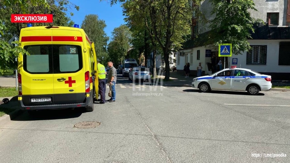 Ребёнок пострадал в результате столкновения с автомобилем в Пскове Ребёнок пострадал в результате столкновения с автомобилем в Пскове