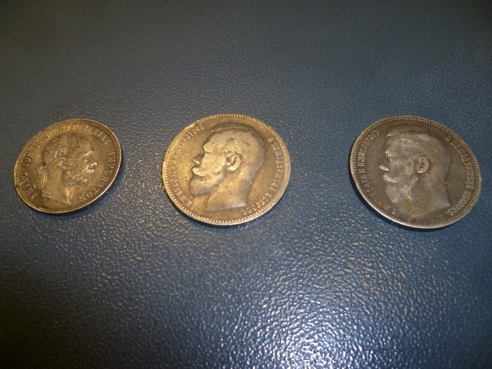 Старинные монеты пытались вывезти из Псковской области в Латвию 