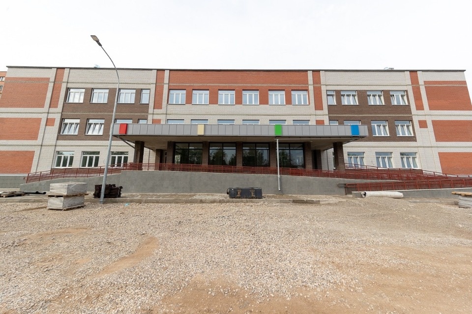 Строительство школы на улице Юбилейной в Пскове ведется с опережением графика