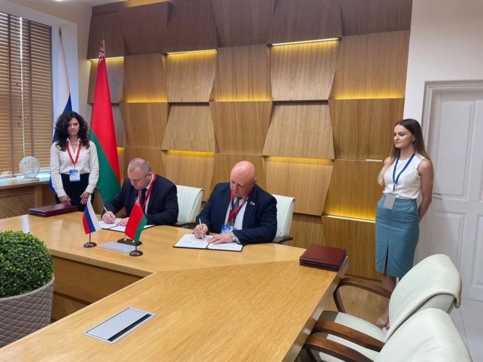 Новополоцк и Островский район подписали соглашение о сотрудничестве Новополоцк и Островский район подписали соглашение о сотрудничестве