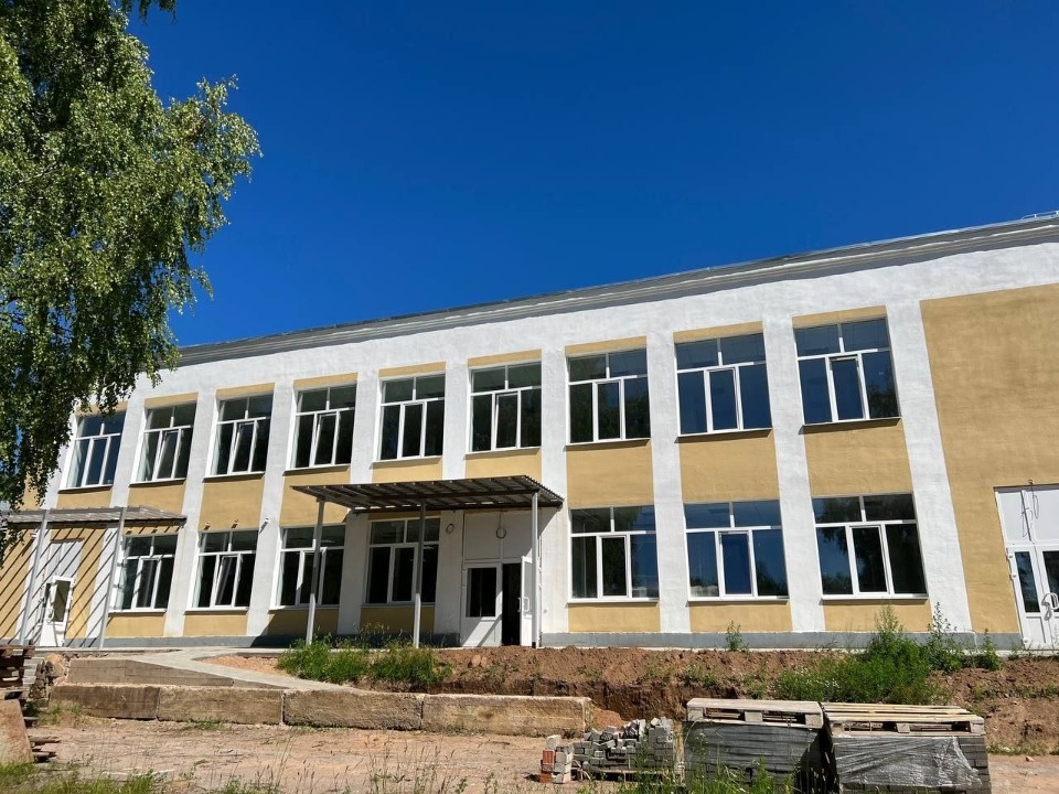 Реконструкция здания для Дома культуры завершается в посёлке Смуравьёво-2 Гдовского района