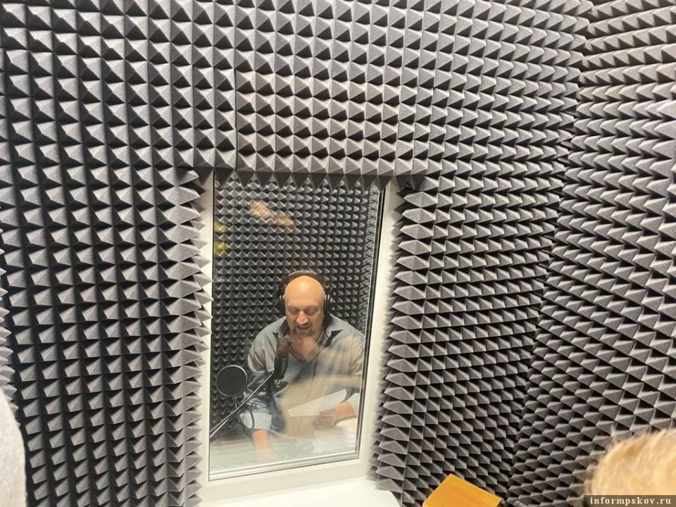 Гоша Куценко озвучил псковский мультфильм о встрече князя Игоря и княгини Ольги Гоша Куценко озвучил псковский мультфильм о встрече князя Игоря и княгини Ольги