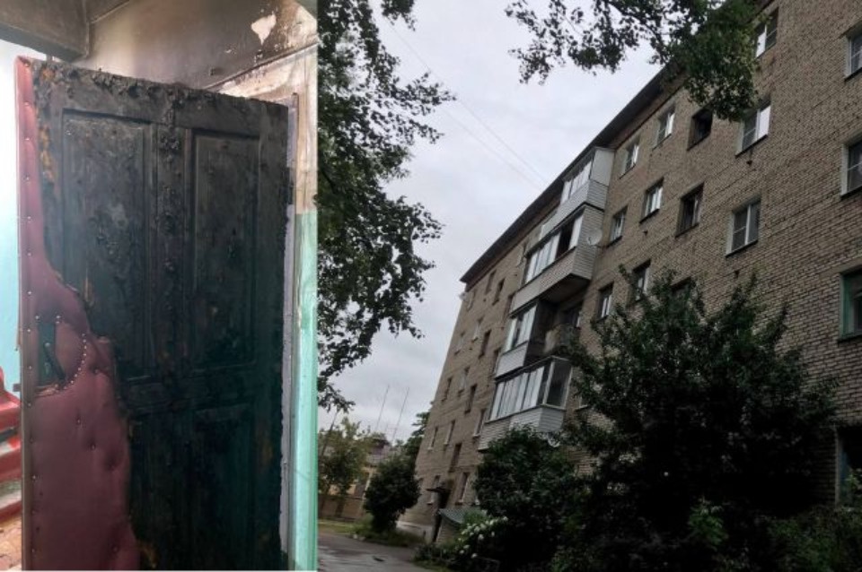 Неизвестные подожгли дверь великолукской квартиры, в которой были дети
