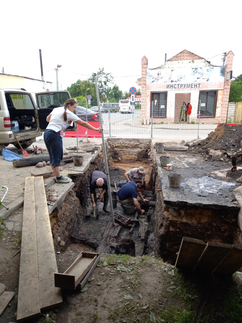 Дома XVII-XIX веков обнаружили археологи под одной из центральных улиц Печор