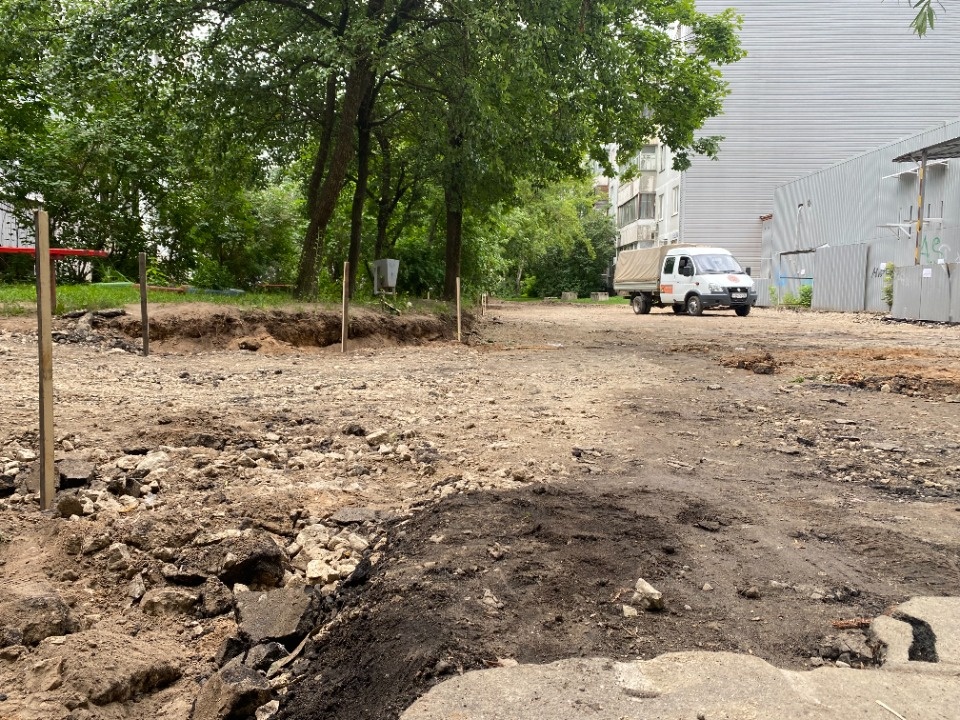 Ремонт междворовых проездов начался в Пскове