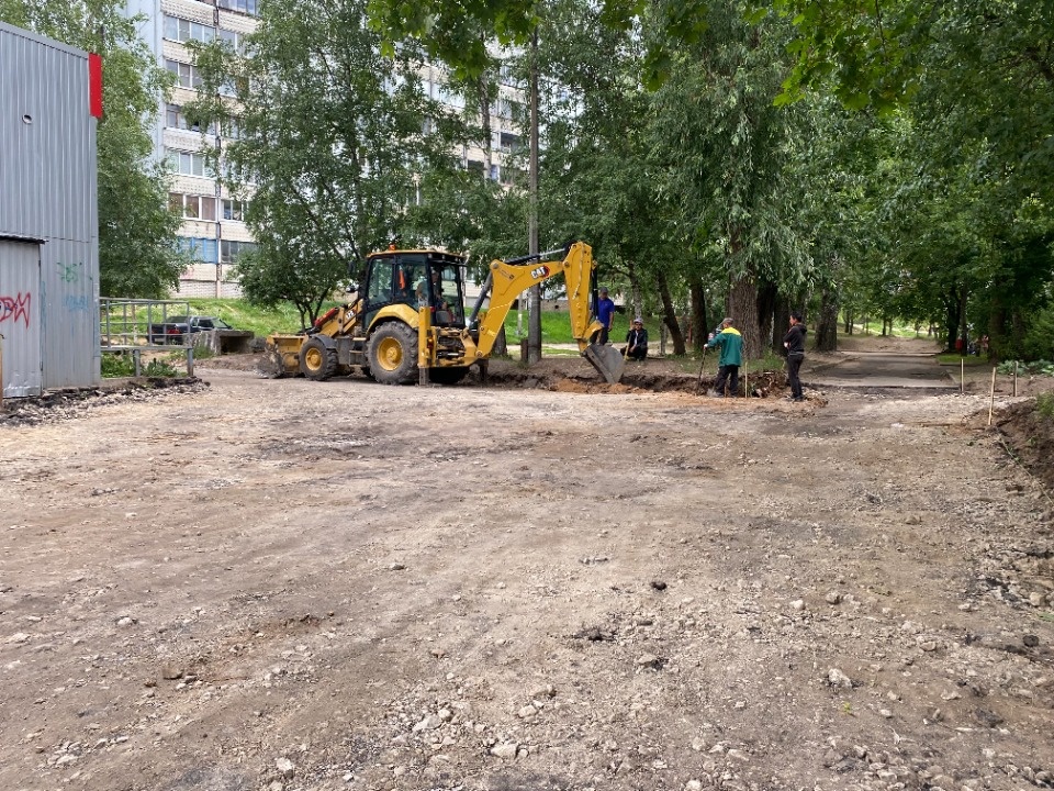 Ремонт междворовых проездов начался в Пскове