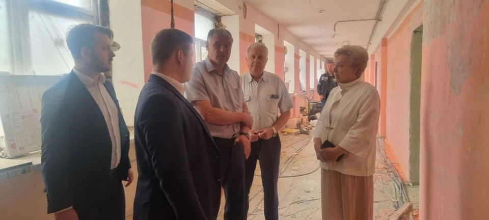 Капремонт в Переслегинской гимназии Великолукского района завершен более чем на 50%