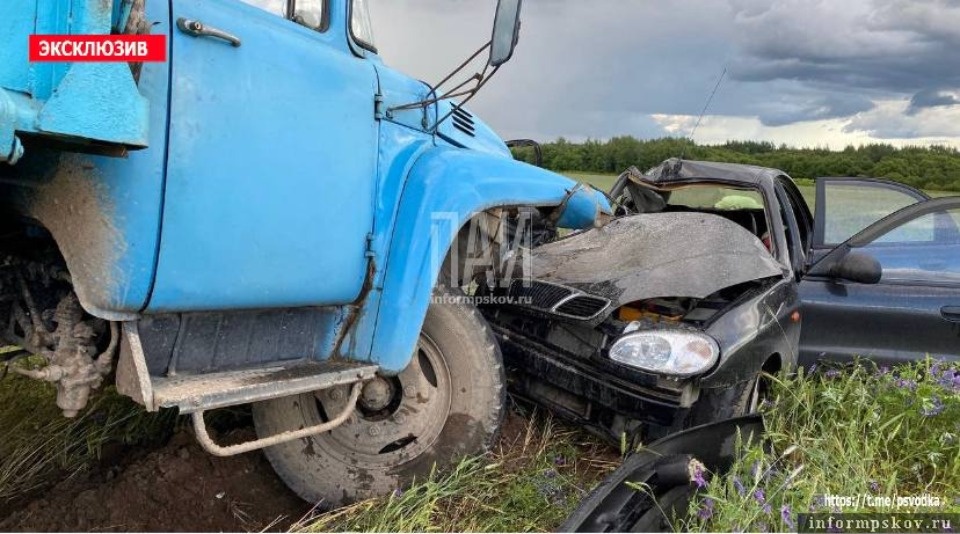 Женщина и ребенок погибли в ДТП в Псковском районе