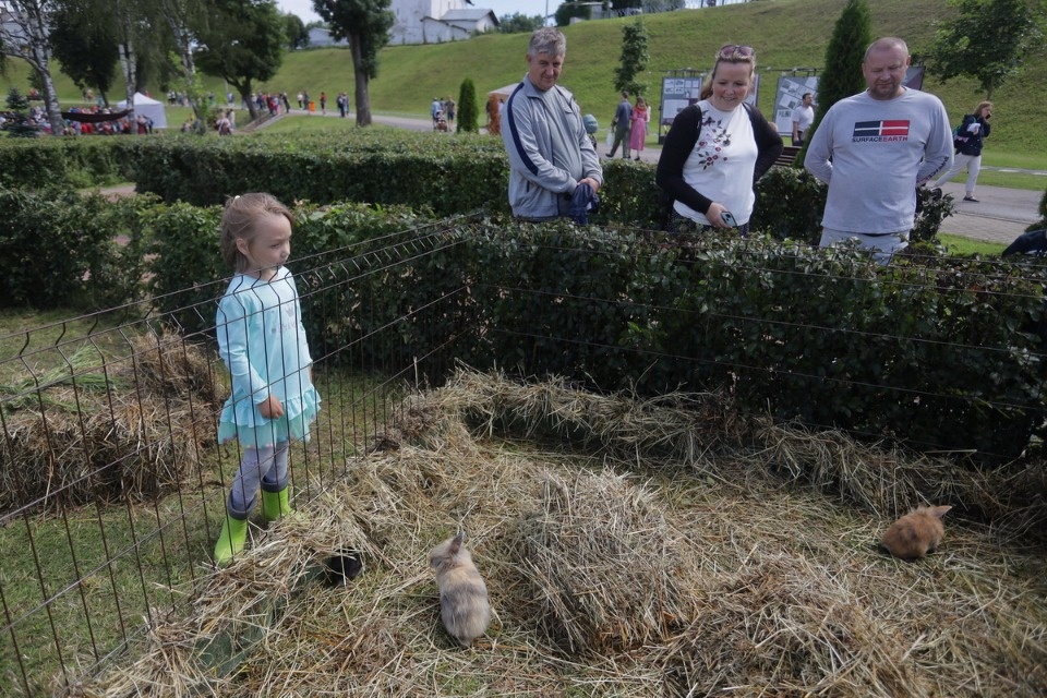 Молот и песня Молот и песня